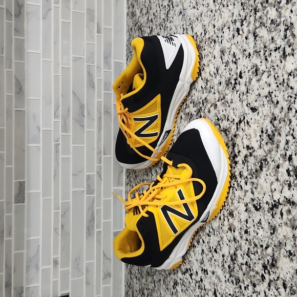New Balance Shoes Black Yellow New Balance T440v3 Baseball Turf
